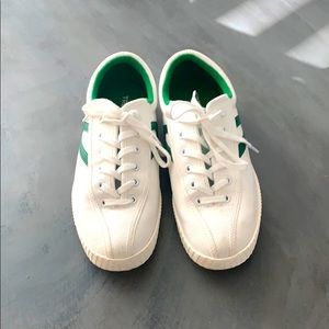 Tretorn worn once tennis shoes